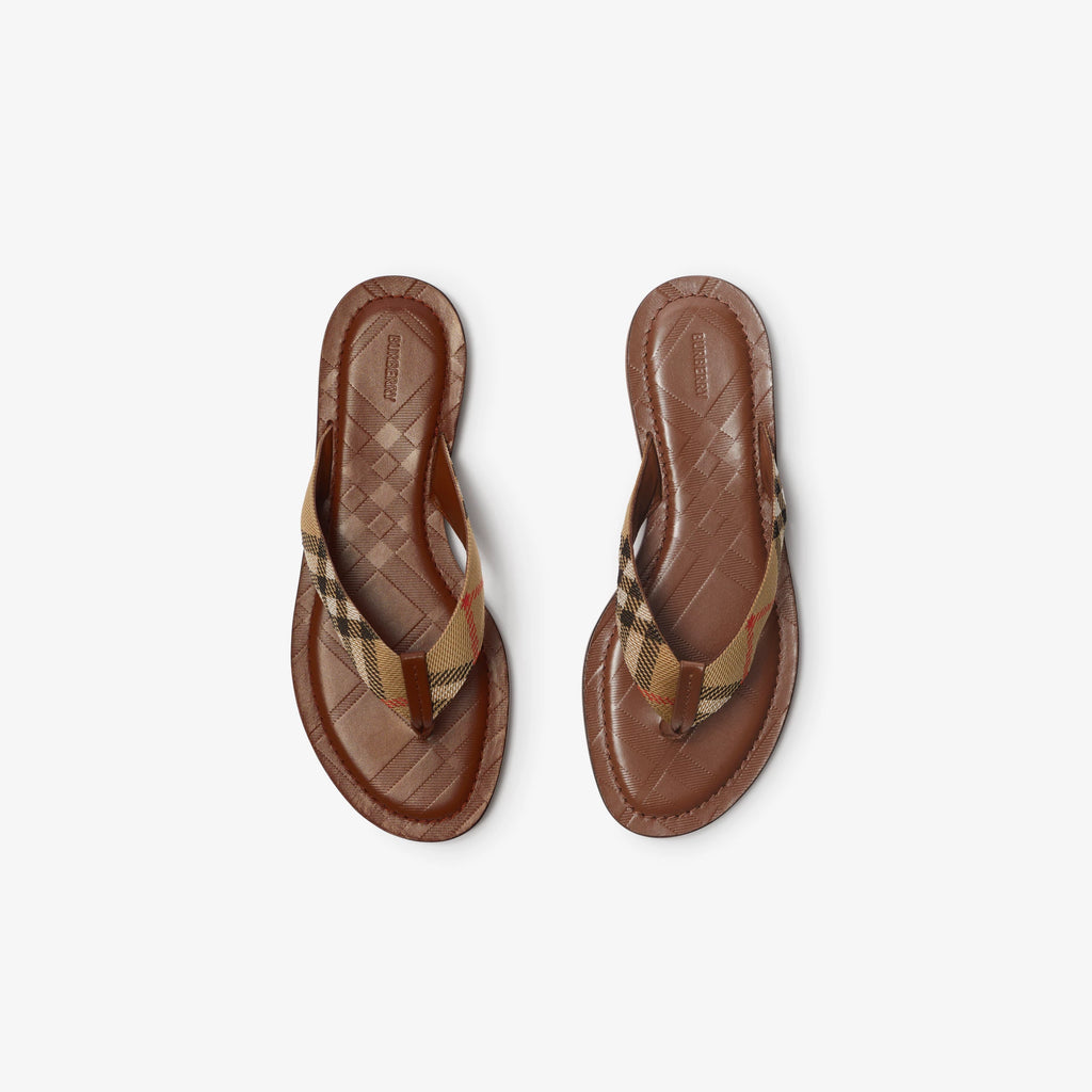 Check Pavilion Sandals RUNWAY DELUXE