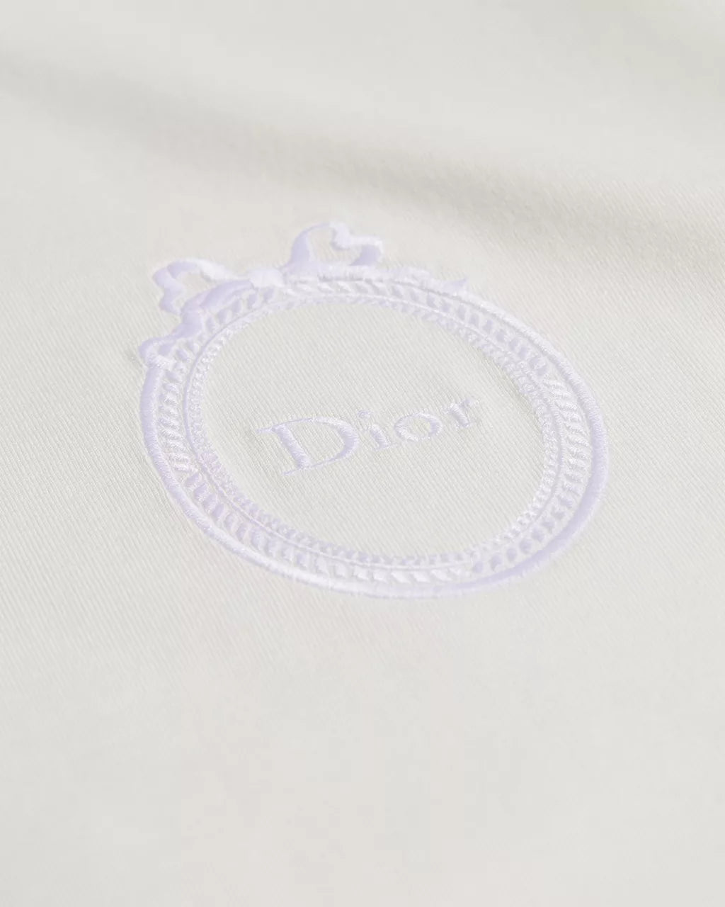 Fitted Dior Médaillon Embroidered T-shirt White Cotton Jersey RUNWAY DELUXE