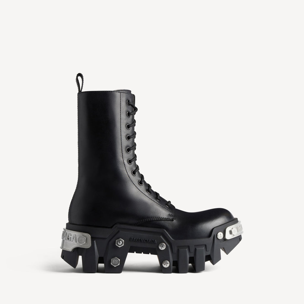 Women's Bulldozer Lace-up Boot in Black