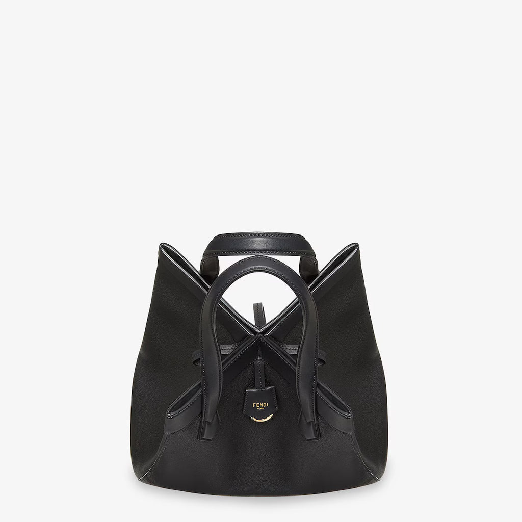 Black leather bag that can be transformed