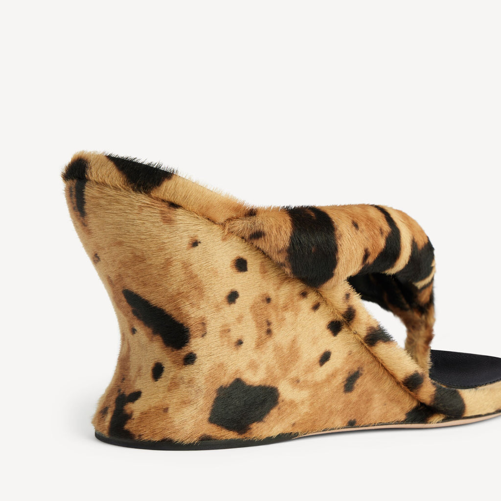 Women's Gaeta Wedge Thong in Leopard RUNWAY DELUXE