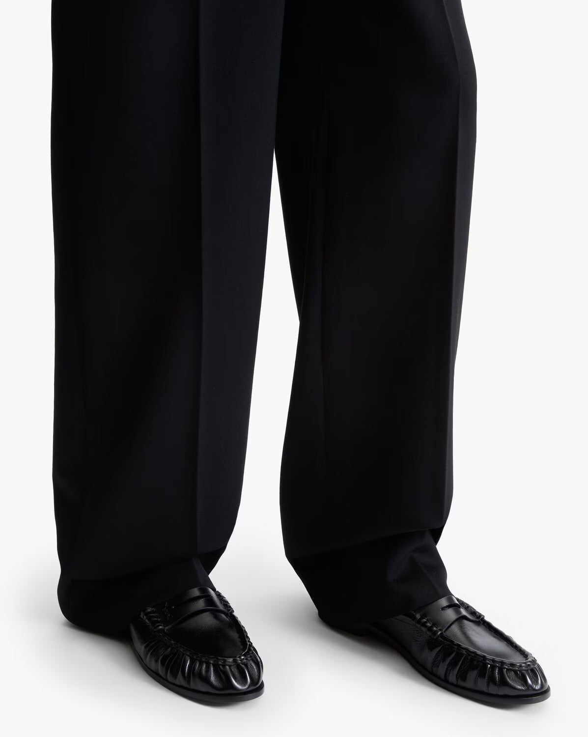 LE LOAFER supple in smooth leather BLACK RUNWAY DELUXE