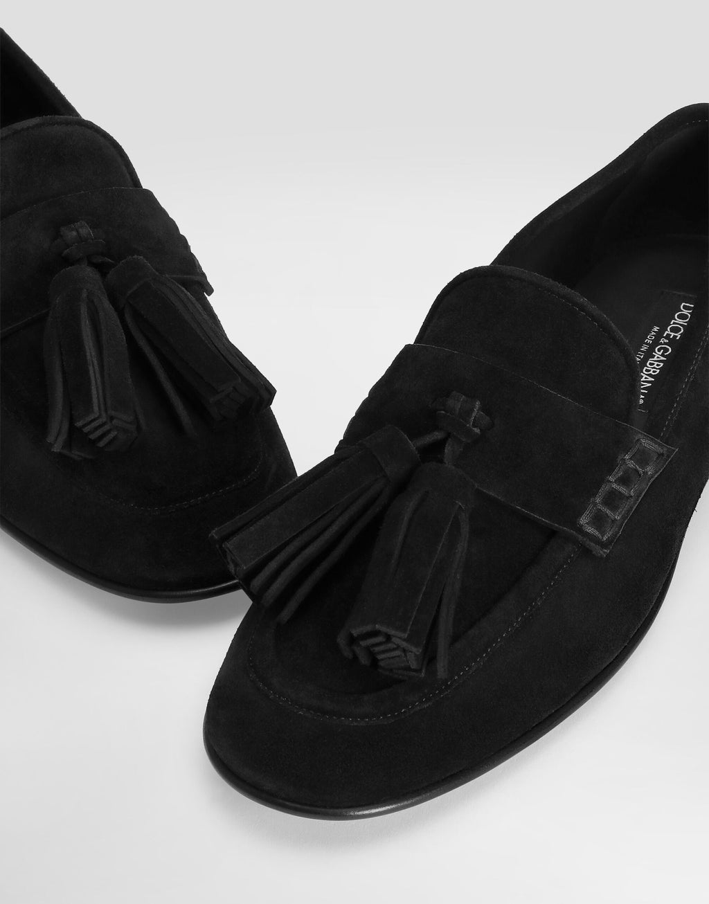 Split calfskin shoe