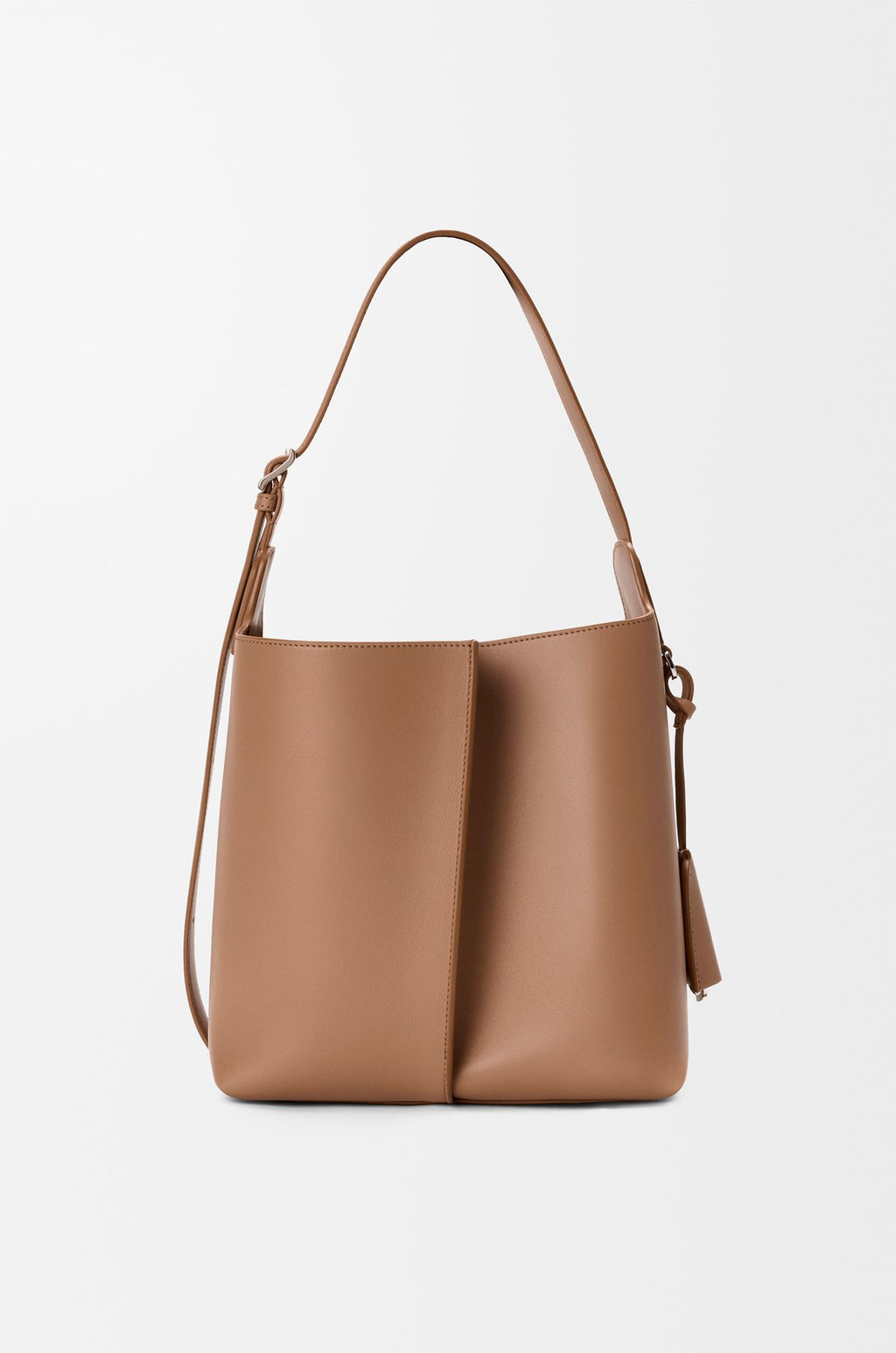 Medium Bilbao bucket in smooth calfskin RUNWAY DELUXE