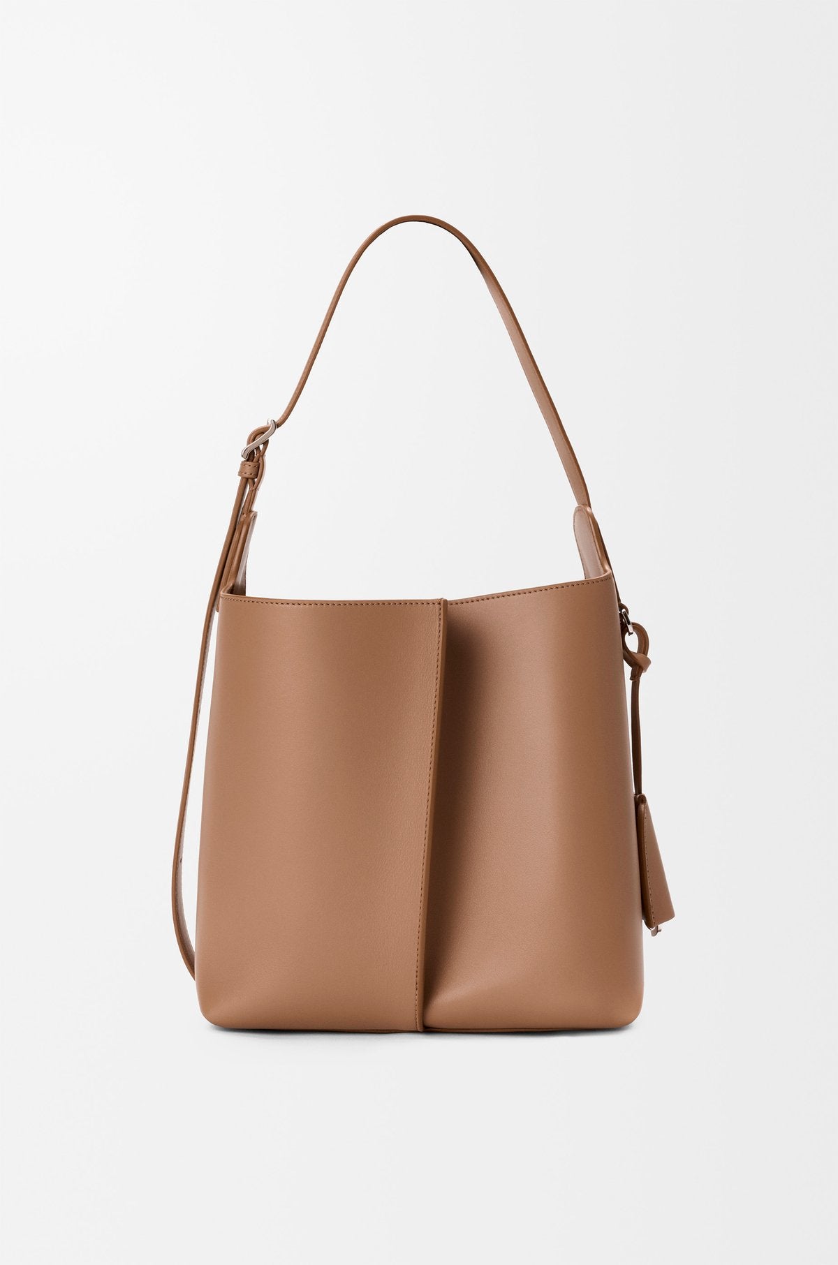 Medium Bilbao bucket in smooth calfskin RUNWAY DELUXE