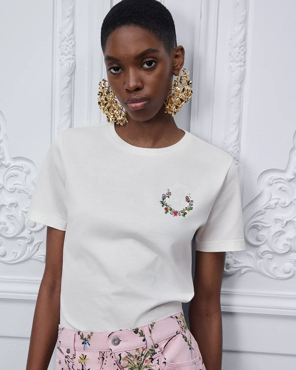 Dioriviera Dior Médaillon Embroidered Fitted T-Shirt RUNWAY DELUXE