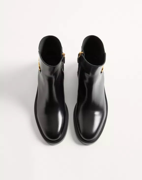 VLogo Signature Calfskin Ankle Boot 30Mm