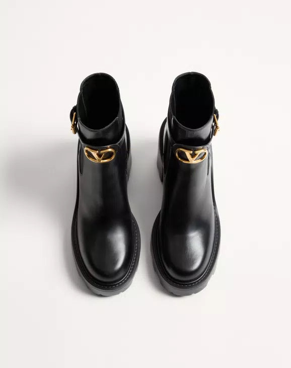 VLogo Signature Calfskin Beatle 90Mm