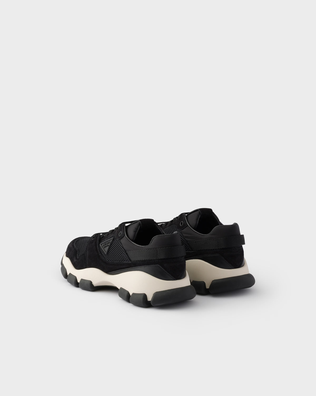Mesh fabric and suede sneakers