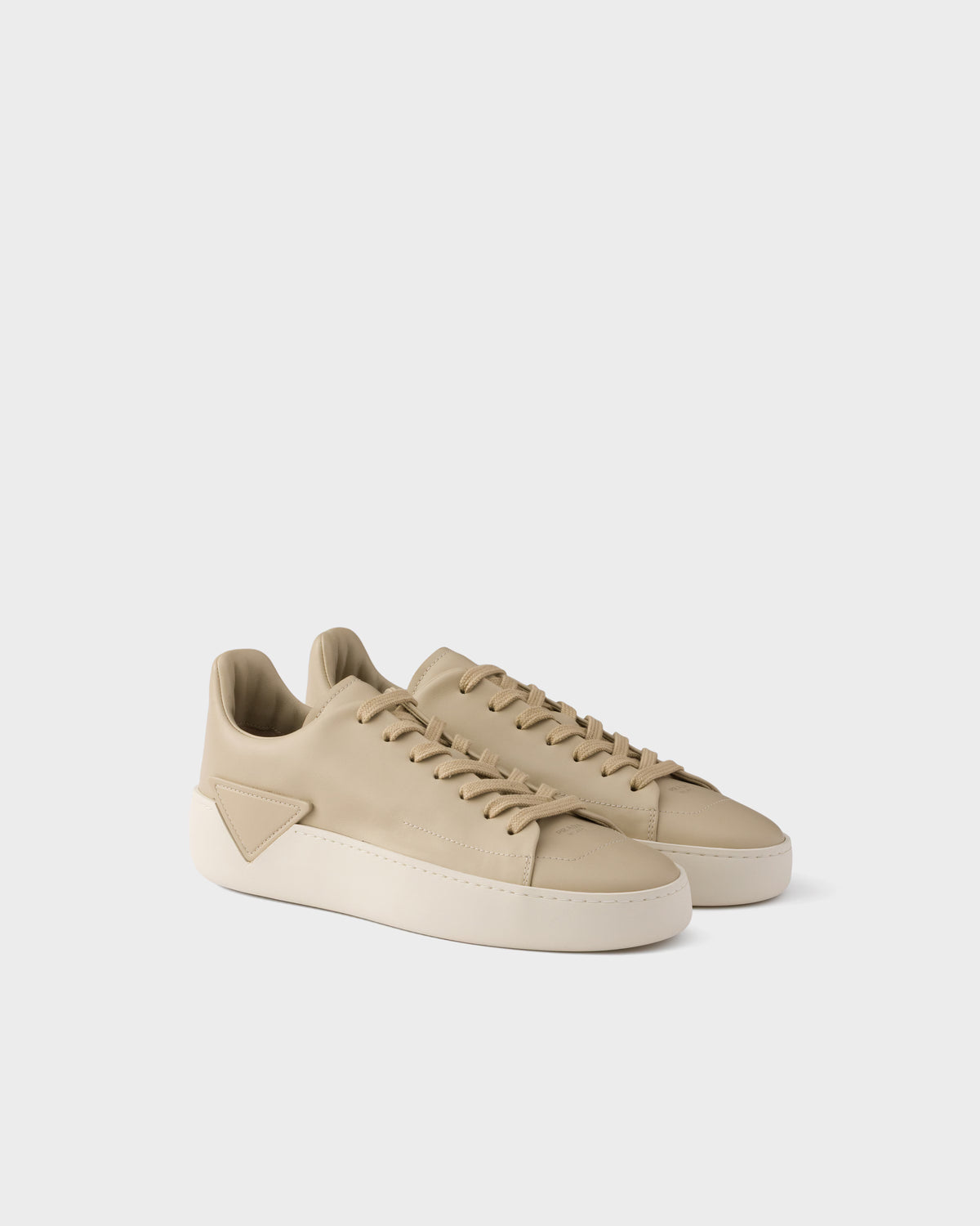 Court leather sneakers
