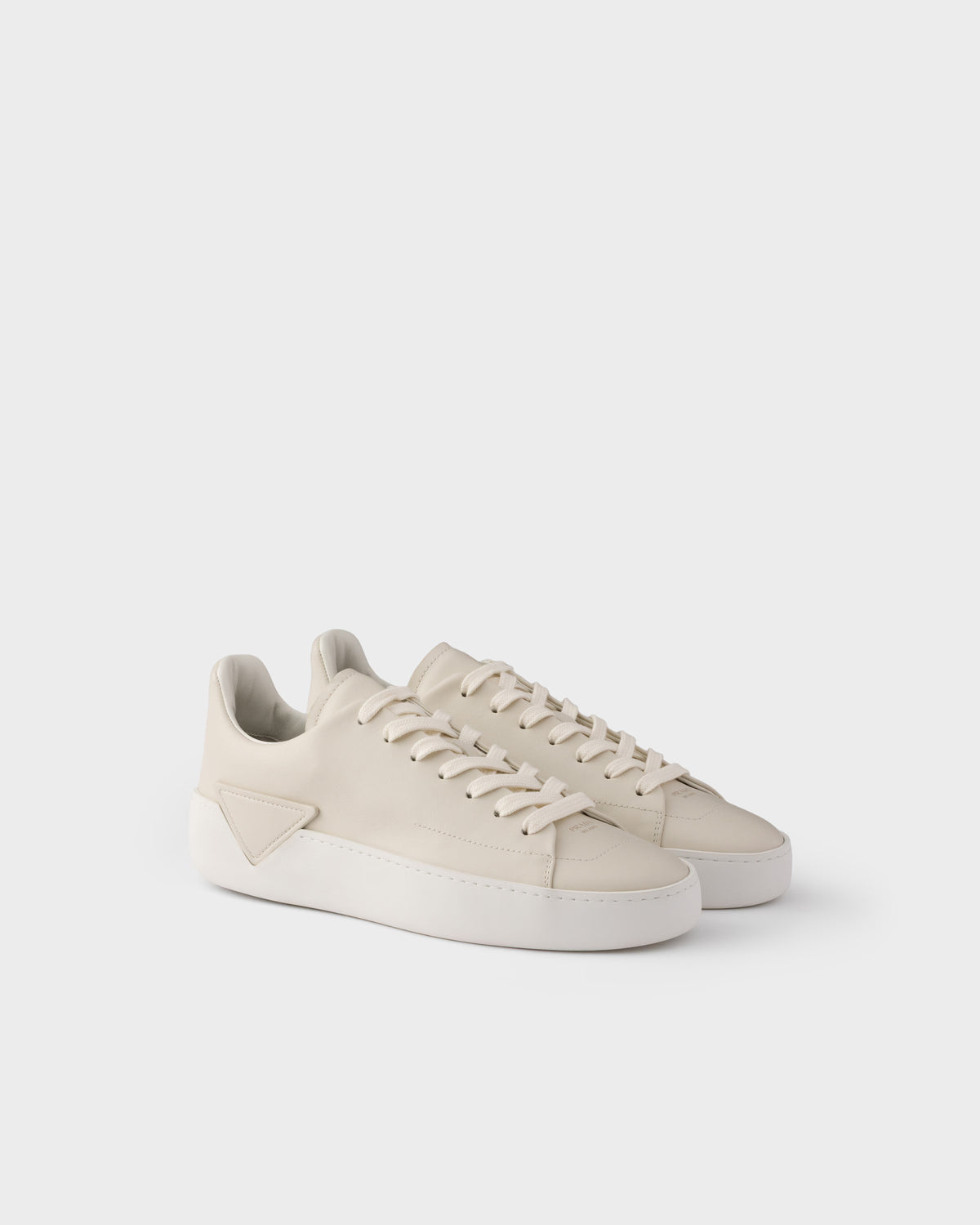 Court leather sneakers