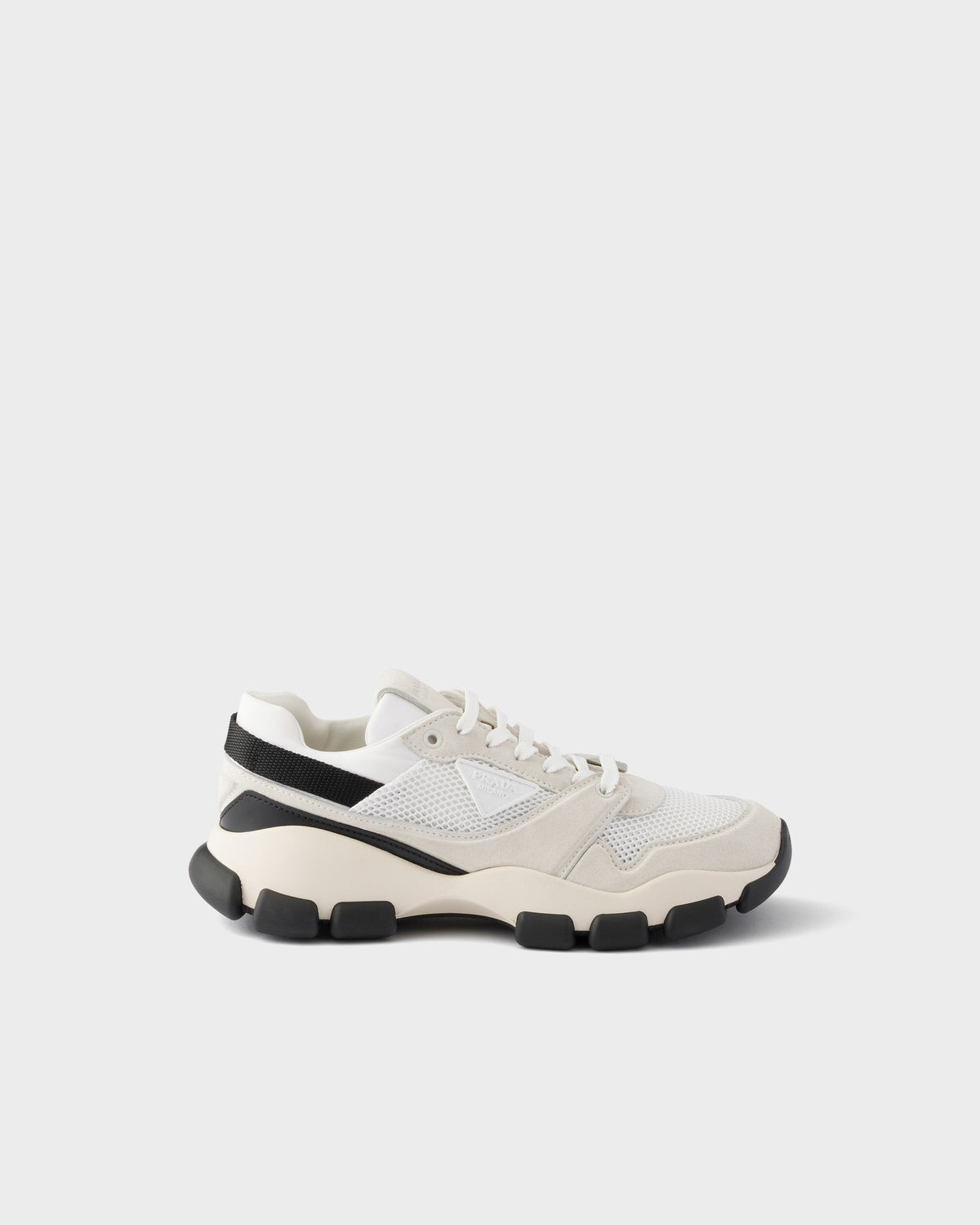 Mesh fabric and suede sneakers