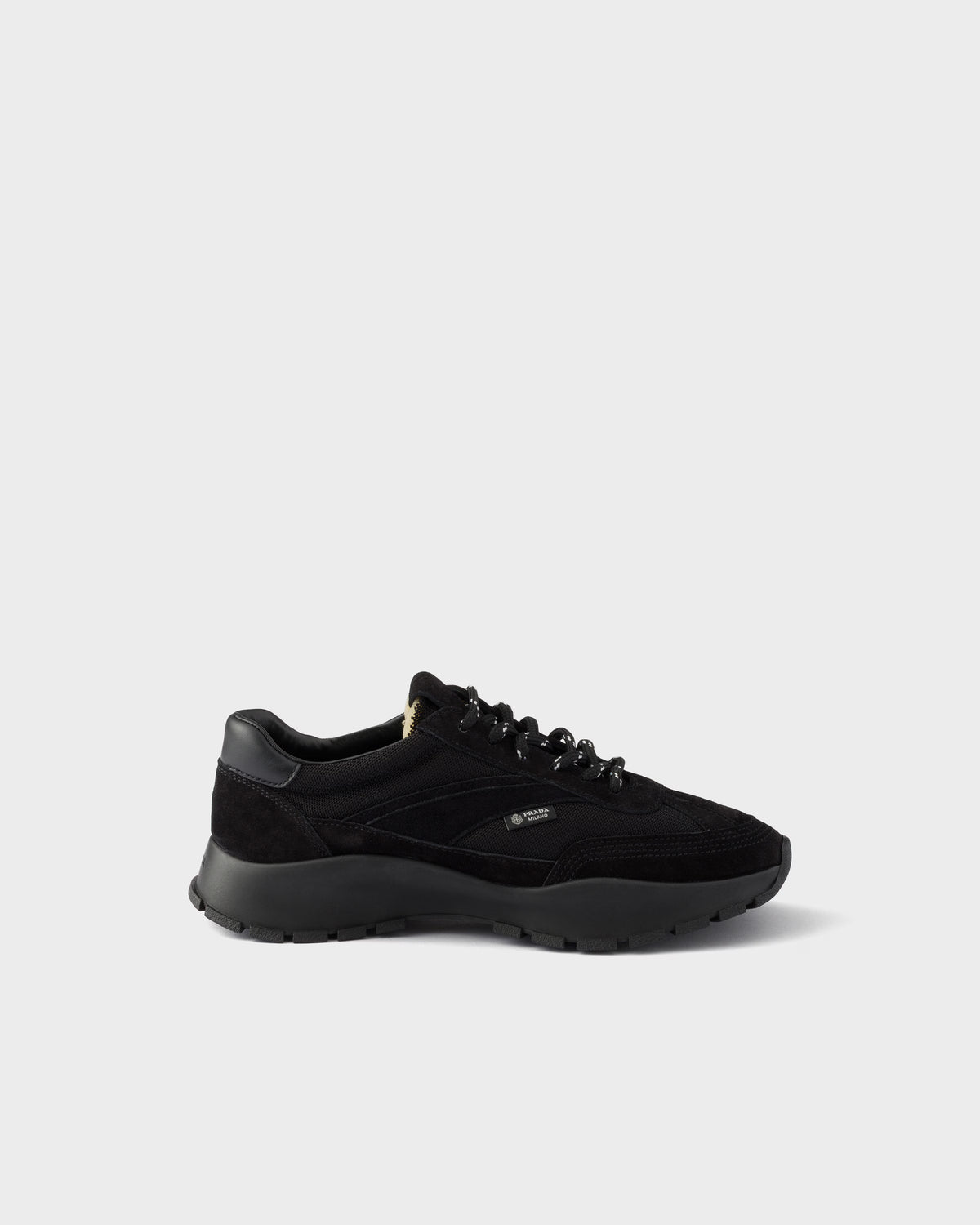 Mesh fabric and suede sneakers