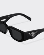 Sunglasses with triangle logo