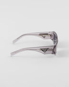 Sunglasses with triangle logo