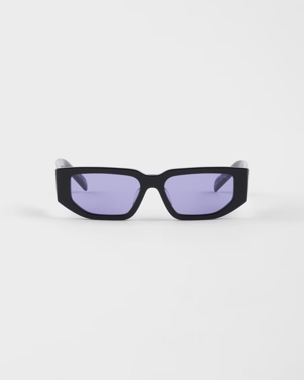 Sunglasses with triangle logo
