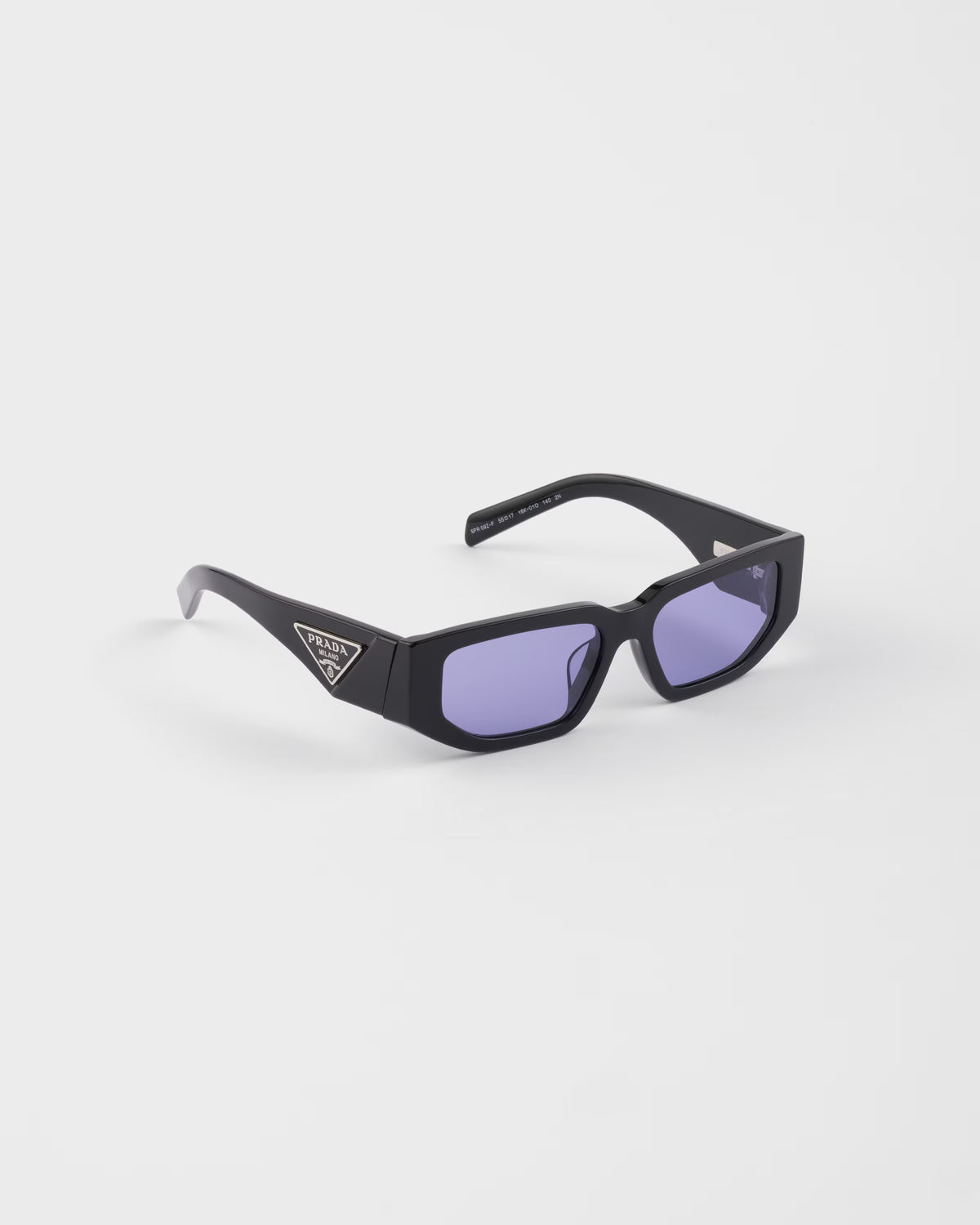 Sunglasses with triangle logo