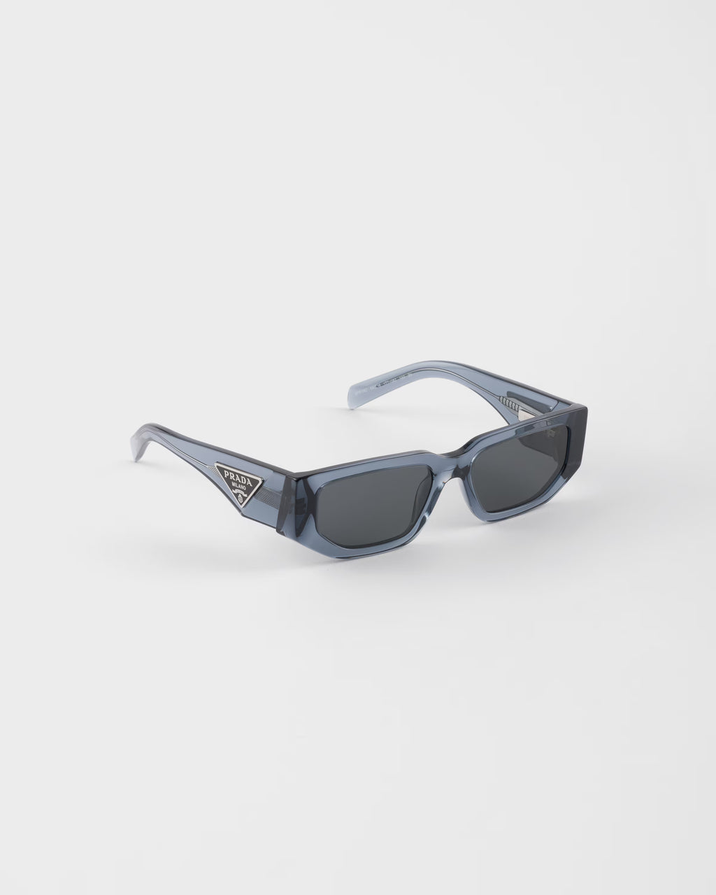 Sunglasses with Triangle logo