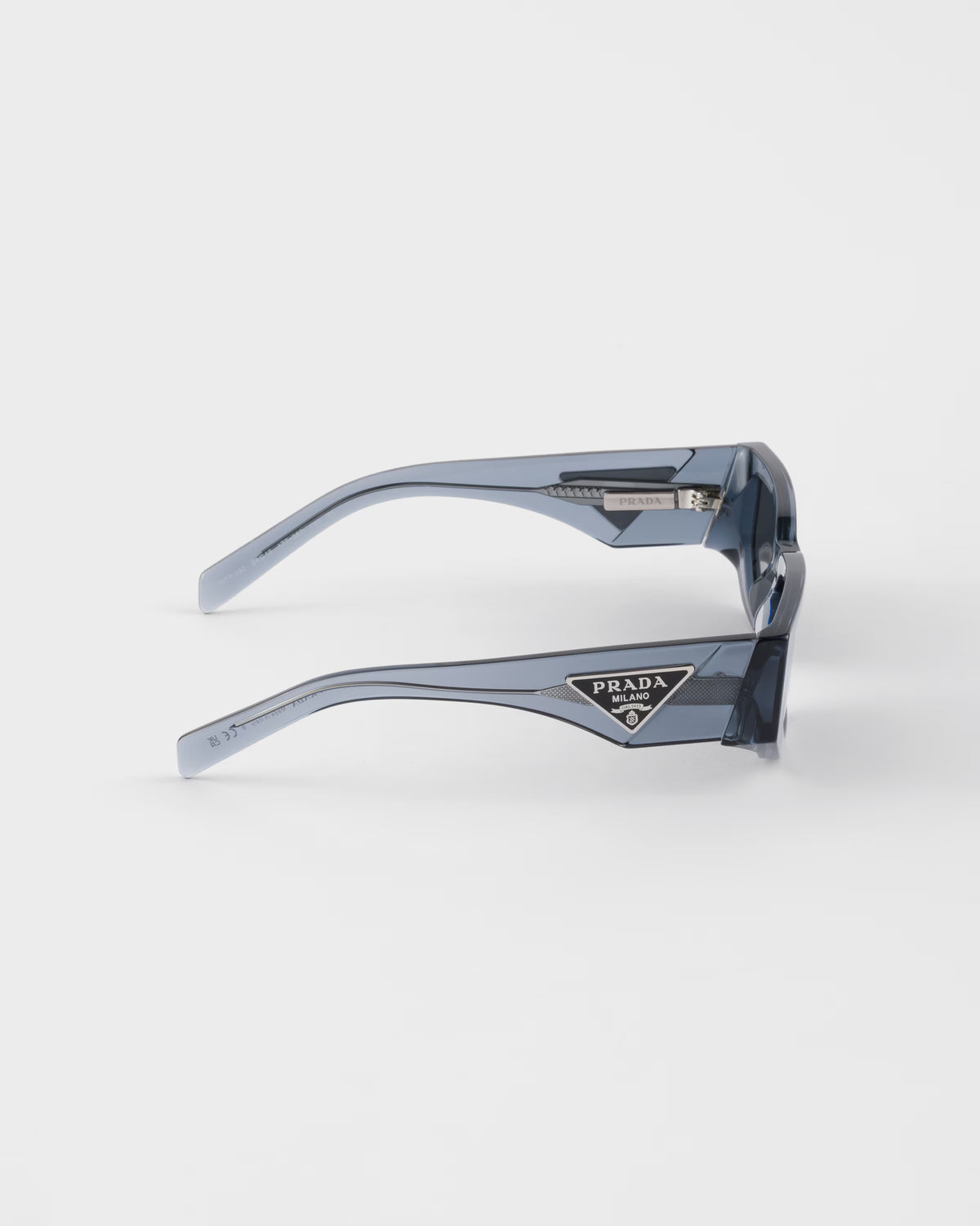 Sunglasses with Triangle logo