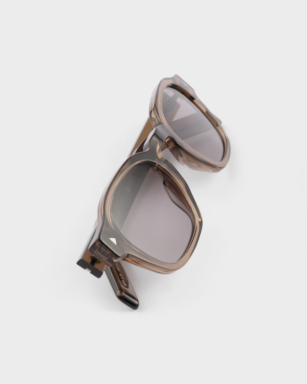 Sunglasses with the iconic metal plaque ColorCrystal Maroon Lenses RUNWAY DELUXE