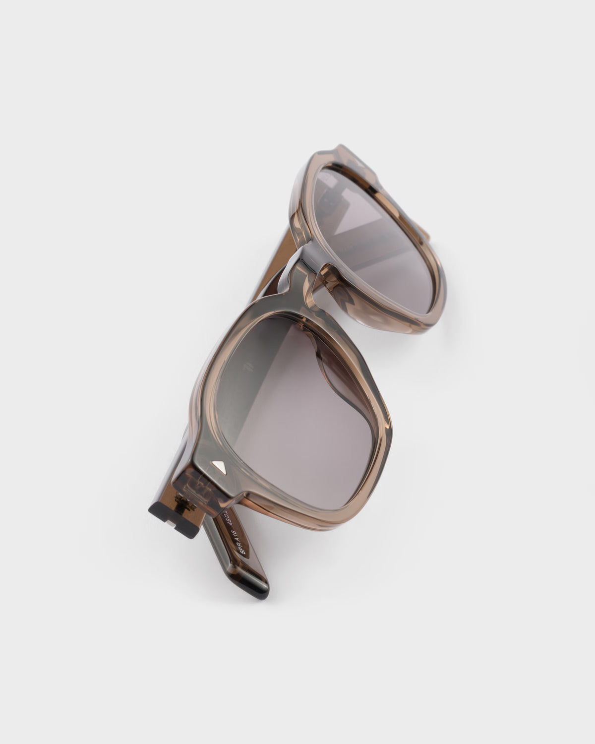 Sunglasses with the iconic metal plaque ColorCrystal Maroon Lenses RUNWAY DELUXE