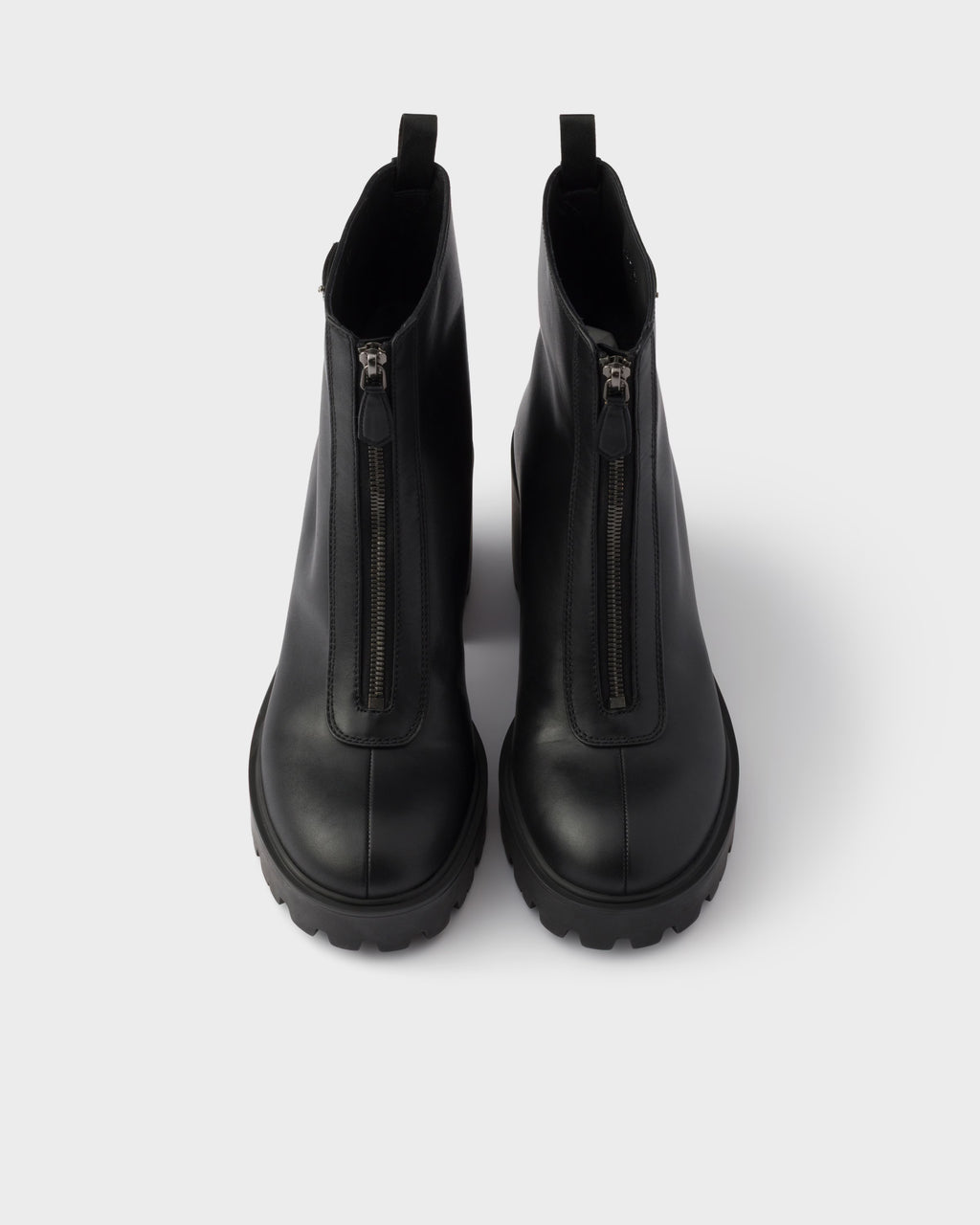 Leather ankle boots with zipper